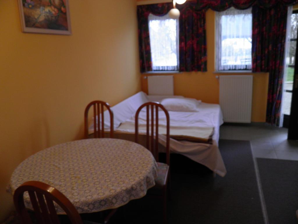 Hotel Pri Storklji Moravske Toplice Zimmer foto